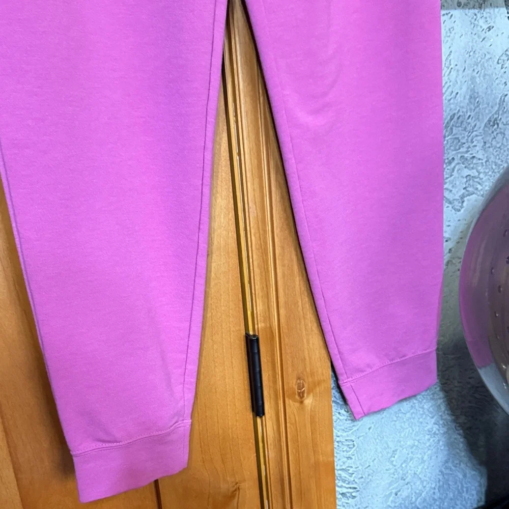 Nike Yoga Dri-Fit Pink Set - Picture 4 of 6